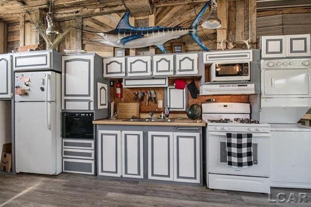 5611 S Adrian Highway, Madison Twp, MI 49221