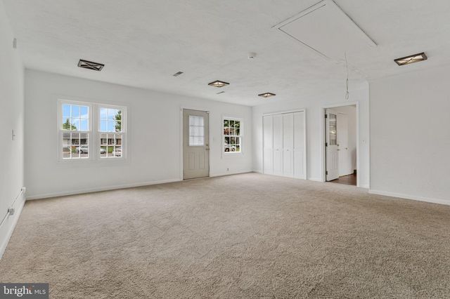 12805 MELVUE CT, Fairfax, VA 22033