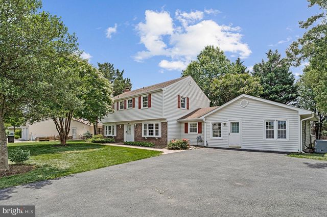 12805 MELVUE CT, Fairfax, VA 22033