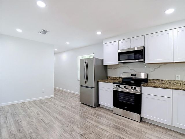 10009 N FLORENCE AVENUE, Tampa, FL 33612