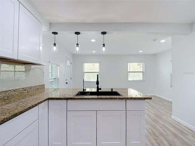 10009 N FLORENCE AVENUE, Tampa, FL 33612