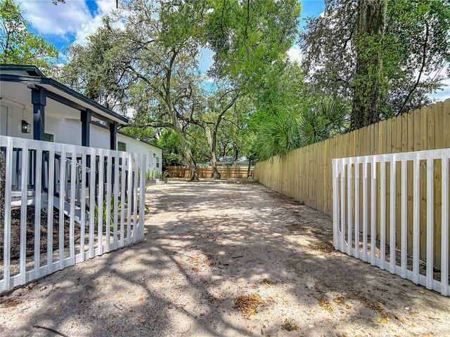 10009 N FLORENCE AVENUE, Tampa, FL 33612