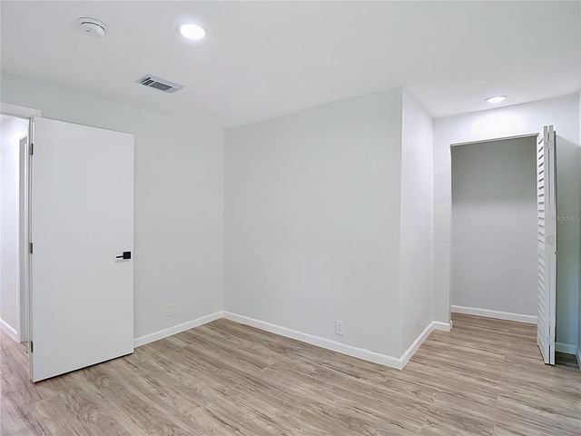 10009 N FLORENCE AVENUE, Tampa, FL 33612