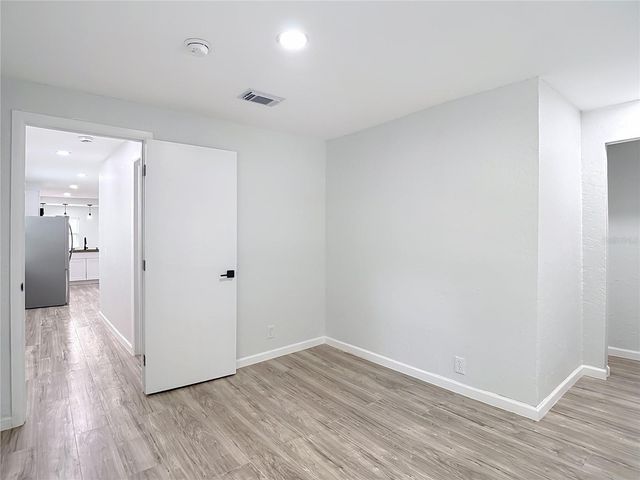 10009 N FLORENCE AVENUE, Tampa, FL 33612