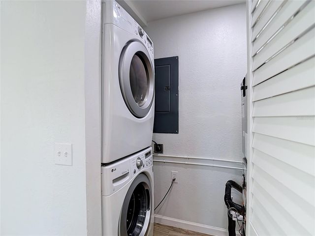 10009 N FLORENCE AVENUE, Tampa, FL 33612