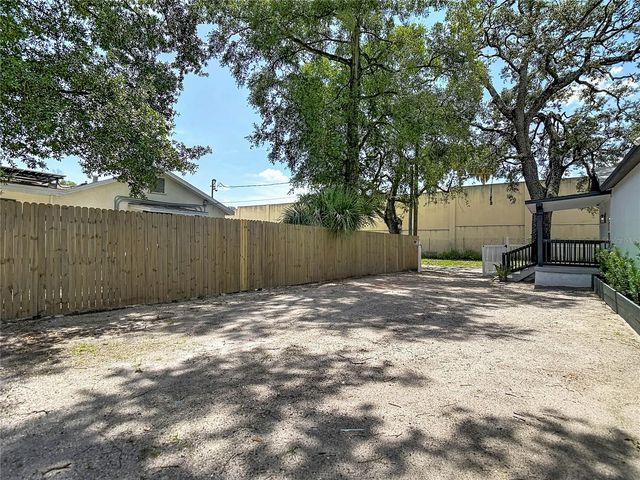 10009 N FLORENCE AVENUE, Tampa, FL 33612
