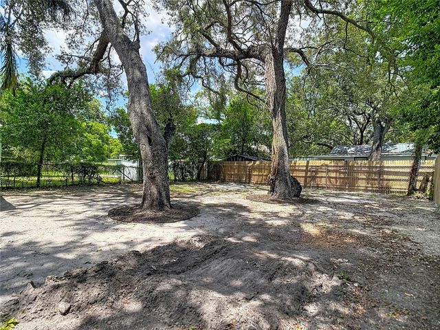 10009 N FLORENCE AVENUE, Tampa, FL 33612