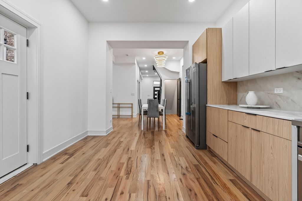 Image 16 of property listing at 5141 S Wabash Avenue, Chicago, IL 60615