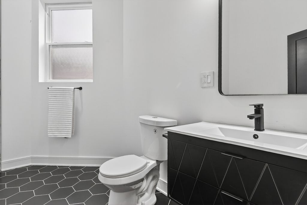 Image 27 of property listing at 5141 S Wabash Avenue, Chicago, IL 60615