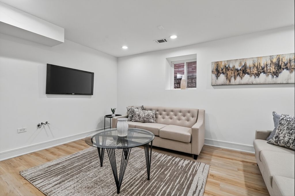Image 37 of property listing at 5141 S Wabash Avenue, Chicago, IL 60615