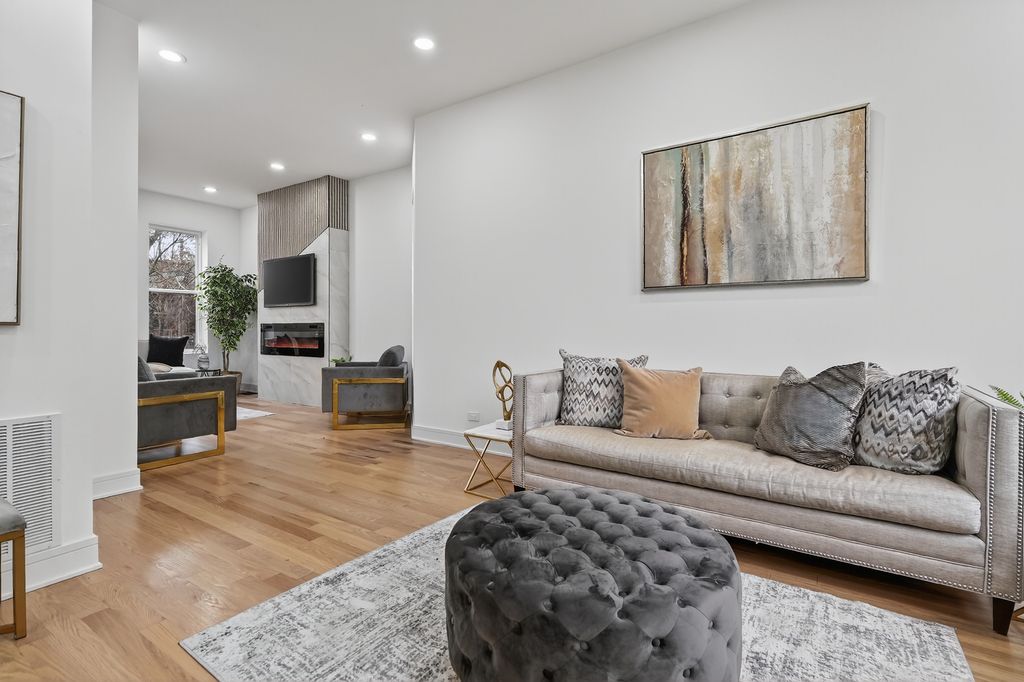 Image 6 of property listing at 5141 S Wabash Avenue, Chicago, IL 60615