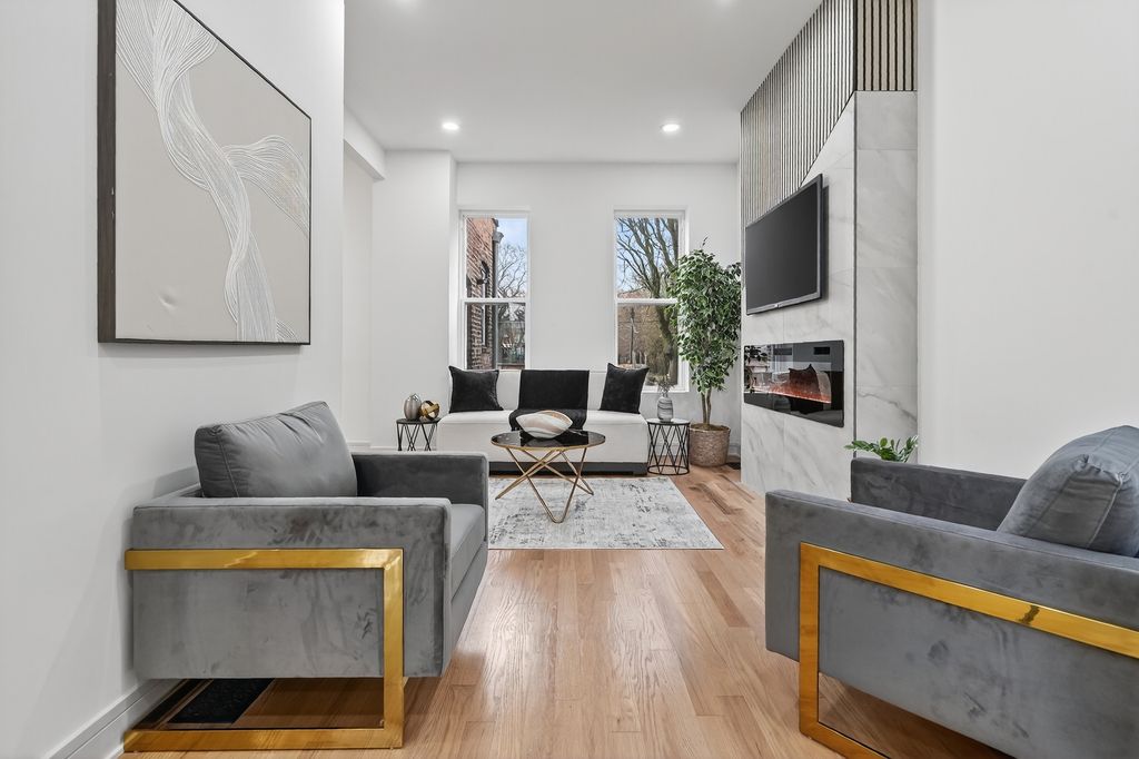 Image 8 of property listing at 5141 S Wabash Avenue, Chicago, IL 60615
