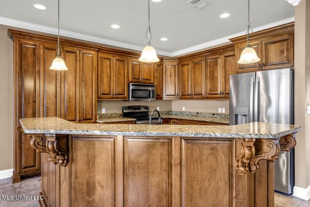 62 Tantallon Drive, Ocean Springs, MS 39564