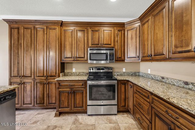 62 Tantallon Drive, Ocean Springs, MS 39564