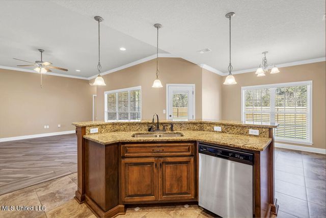 62 Tantallon Drive, Ocean Springs, MS 39564