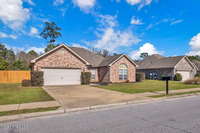 62 Tantallon Drive, Ocean Springs, MS 39564