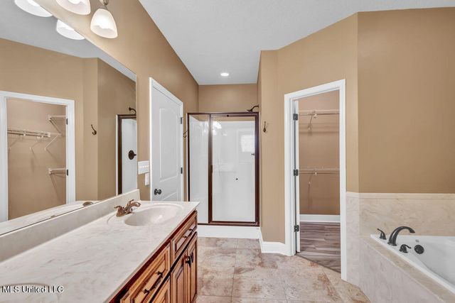 62 Tantallon Drive, Ocean Springs, MS 39564