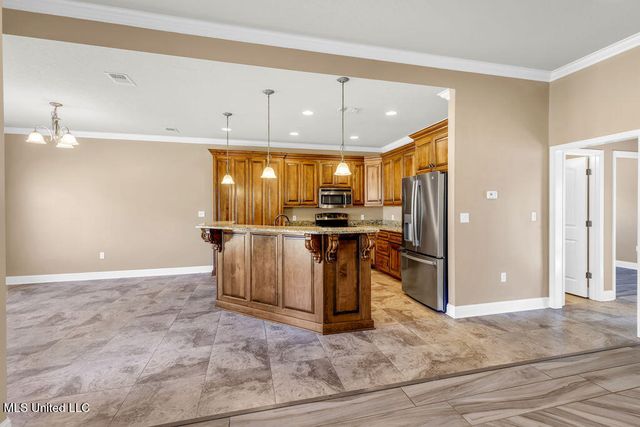 62 Tantallon Drive, Ocean Springs, MS 39564