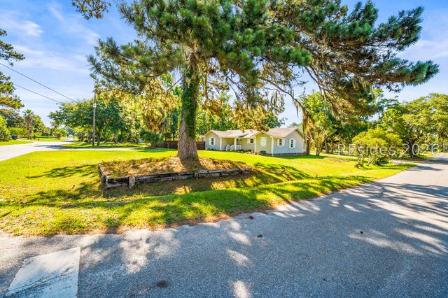 2255 Plantation Dr, Beaufort, SC 29902