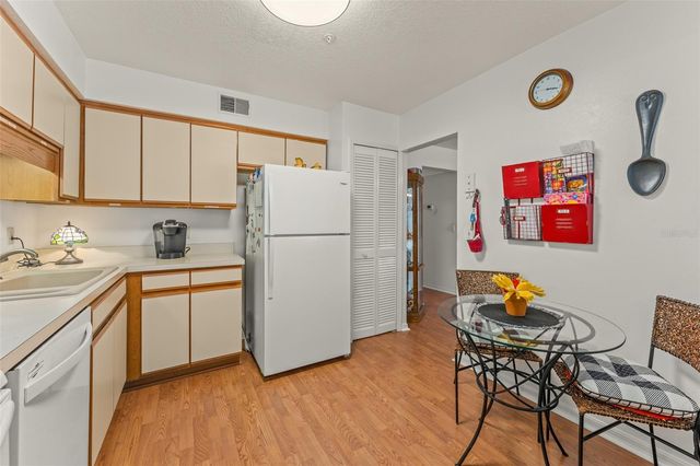 5300 DOVER VILLAGE LANE 4, Orlando, FL 32812