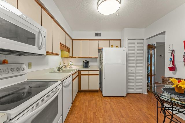 5300 DOVER VILLAGE LANE 4, Orlando, FL 32812