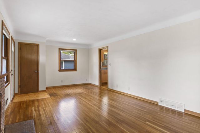 8308 Dupont Avenue S, Bloomington, MN 55420