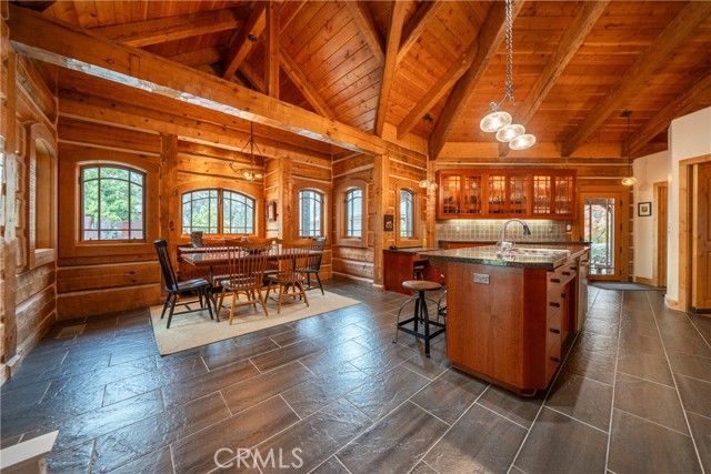 15900 El Camino Robles, Redding, CA 96001