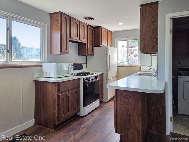 34073 Mcbride Street, Romulus, MI 48174