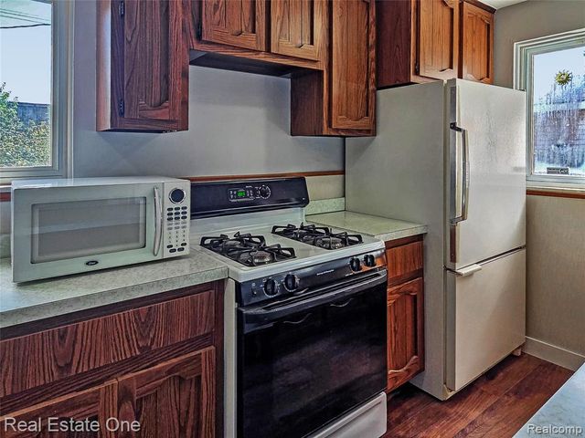 34073 Mcbride Street, Romulus, MI 48174