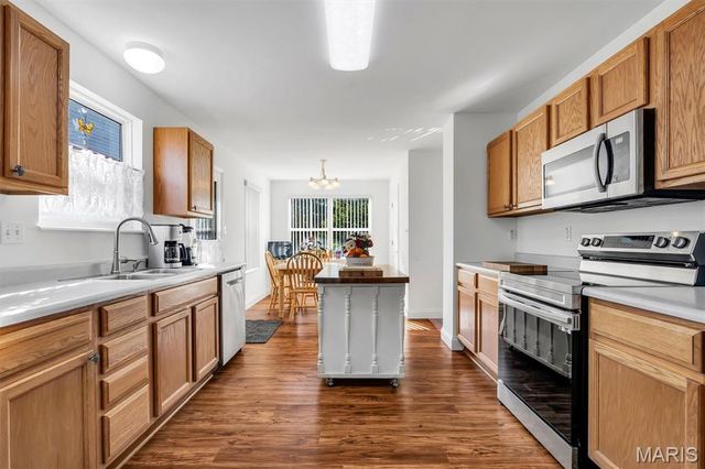 9218 Cedarberry Court, Green Park, MO 63123