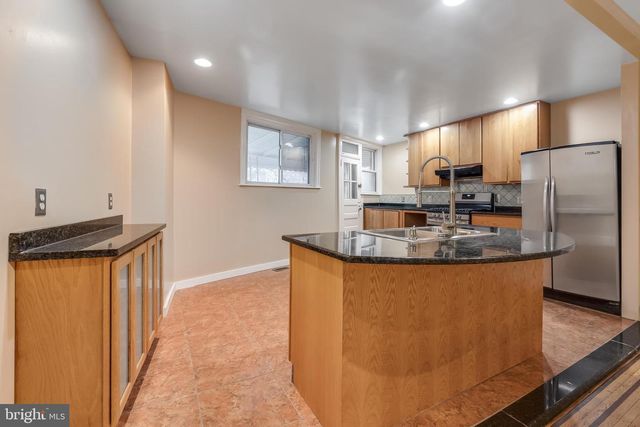 5939 UPLAND WAY, Philadelphia, PA 19131