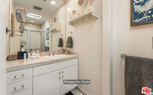 9060 Harland Avenue, West Hollywood, CA 90069