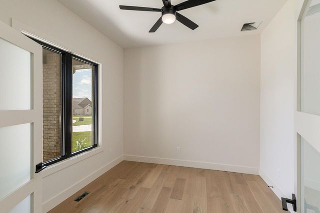 5498 E Cavalcade Lane, Springfield, MO 65802