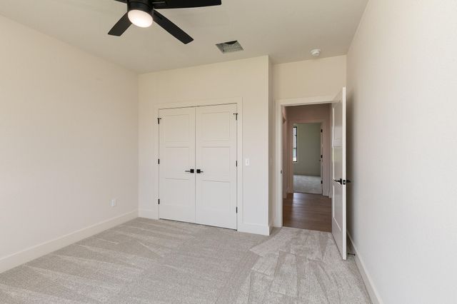 5498 E Cavalcade Lane, Springfield, MO 65802