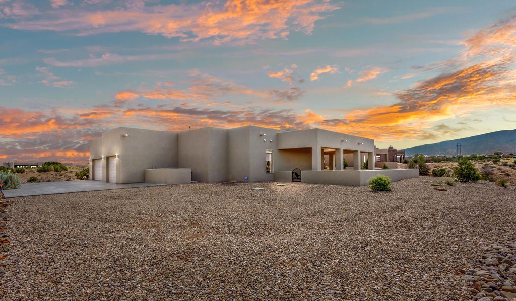 7 Aztec Court, Placitas, NM 87043