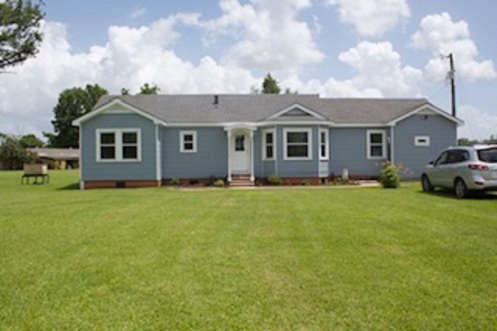 1611 Bayou Black Road, Houma, LA 70360