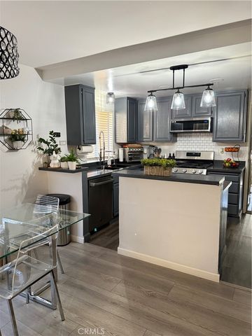 11068 Sharp H, San Fernando, CA 91345