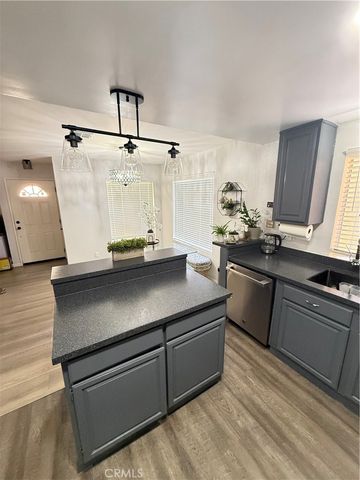 11068 Sharp H, San Fernando, CA 91345