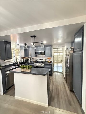 11068 Sharp H, San Fernando, CA 91345