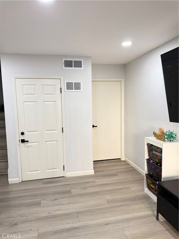 11068 Sharp H, San Fernando, CA 91345