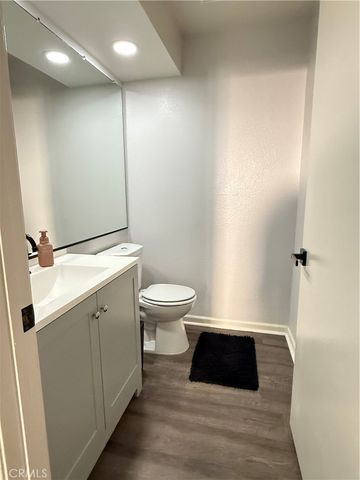 11068 Sharp H, San Fernando, CA 91345