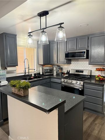 11068 Sharp H, San Fernando, CA 91345