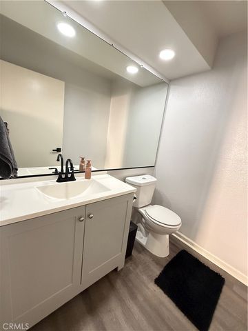 11068 Sharp H, San Fernando, CA 91345