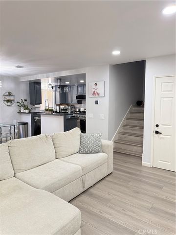 11068 Sharp H, San Fernando, CA 91345