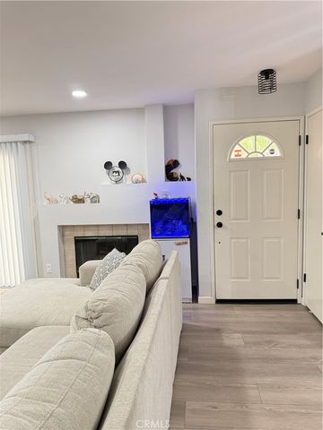 11068 Sharp H, San Fernando, CA 91345