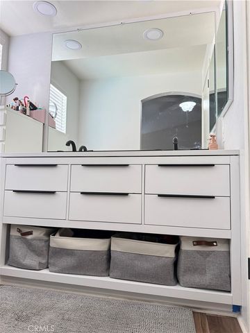 11068 Sharp H, San Fernando, CA 91345