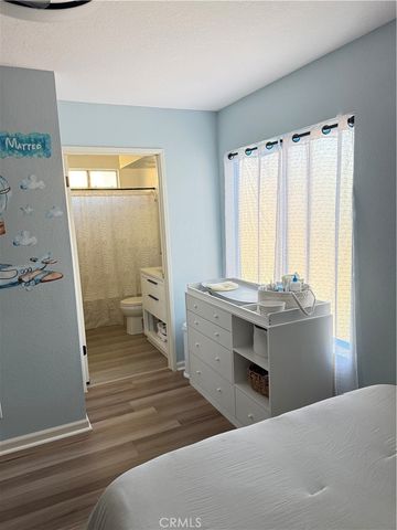 11068 Sharp H, San Fernando, CA 91345