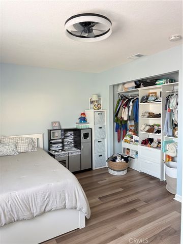 11068 Sharp H, San Fernando, CA 91345