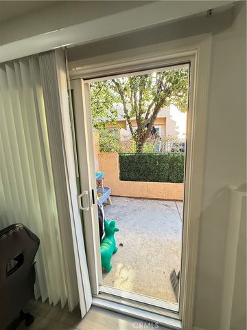 11068 Sharp H, San Fernando, CA 91345