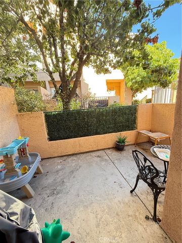 11068 Sharp H, San Fernando, CA 91345